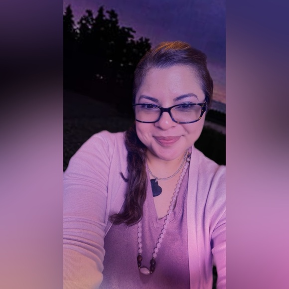 Meet your Posher, April - Picture 4 of 4